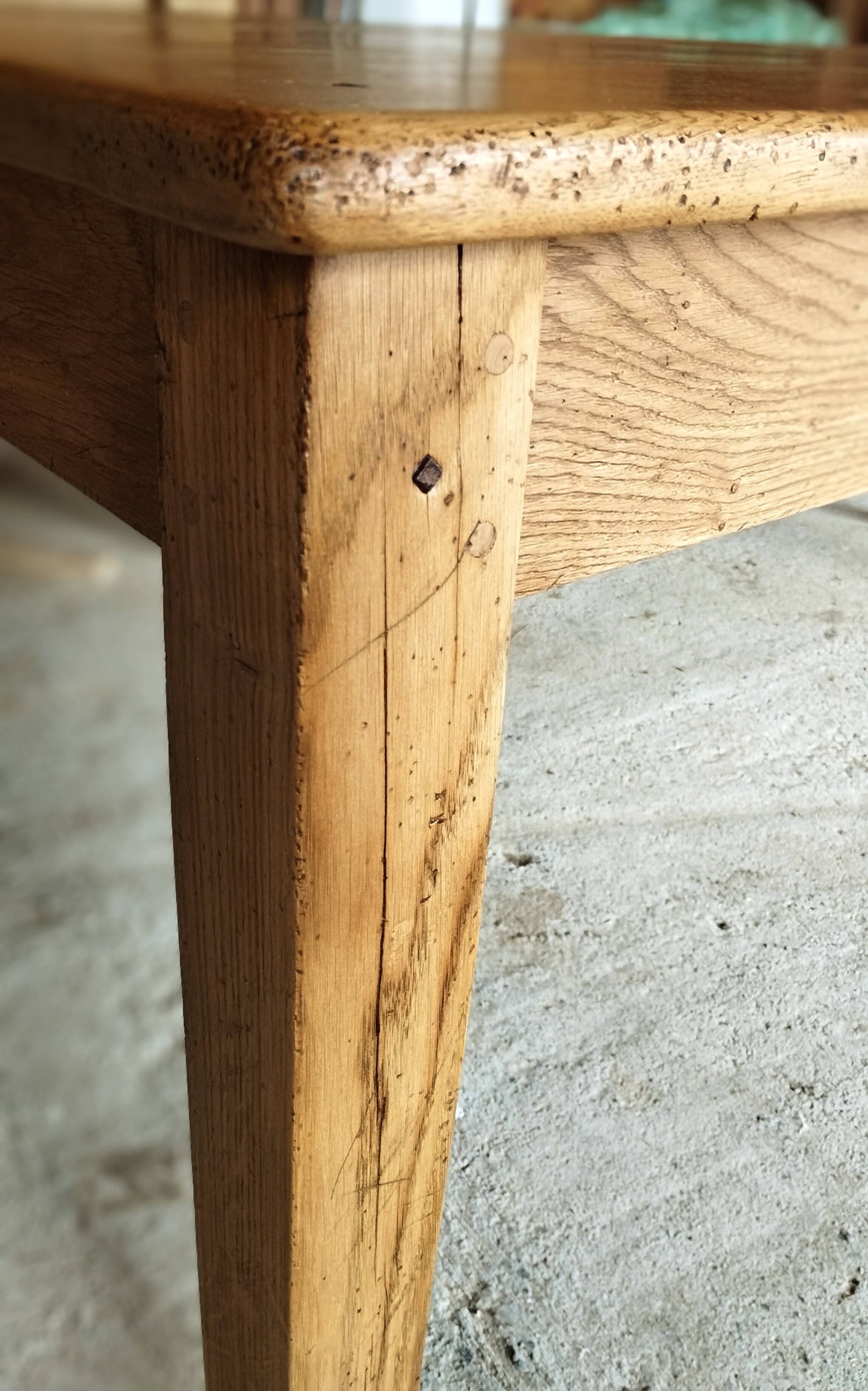 Rustic farmhouse table in solid oak with antique patina finish 200 x 90