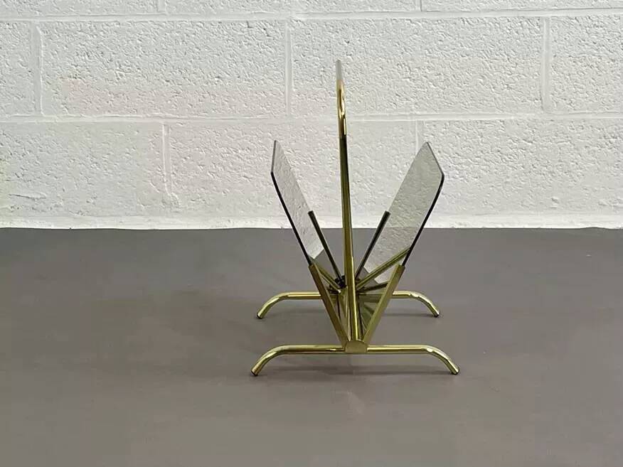 Porte revue en laiton et verre