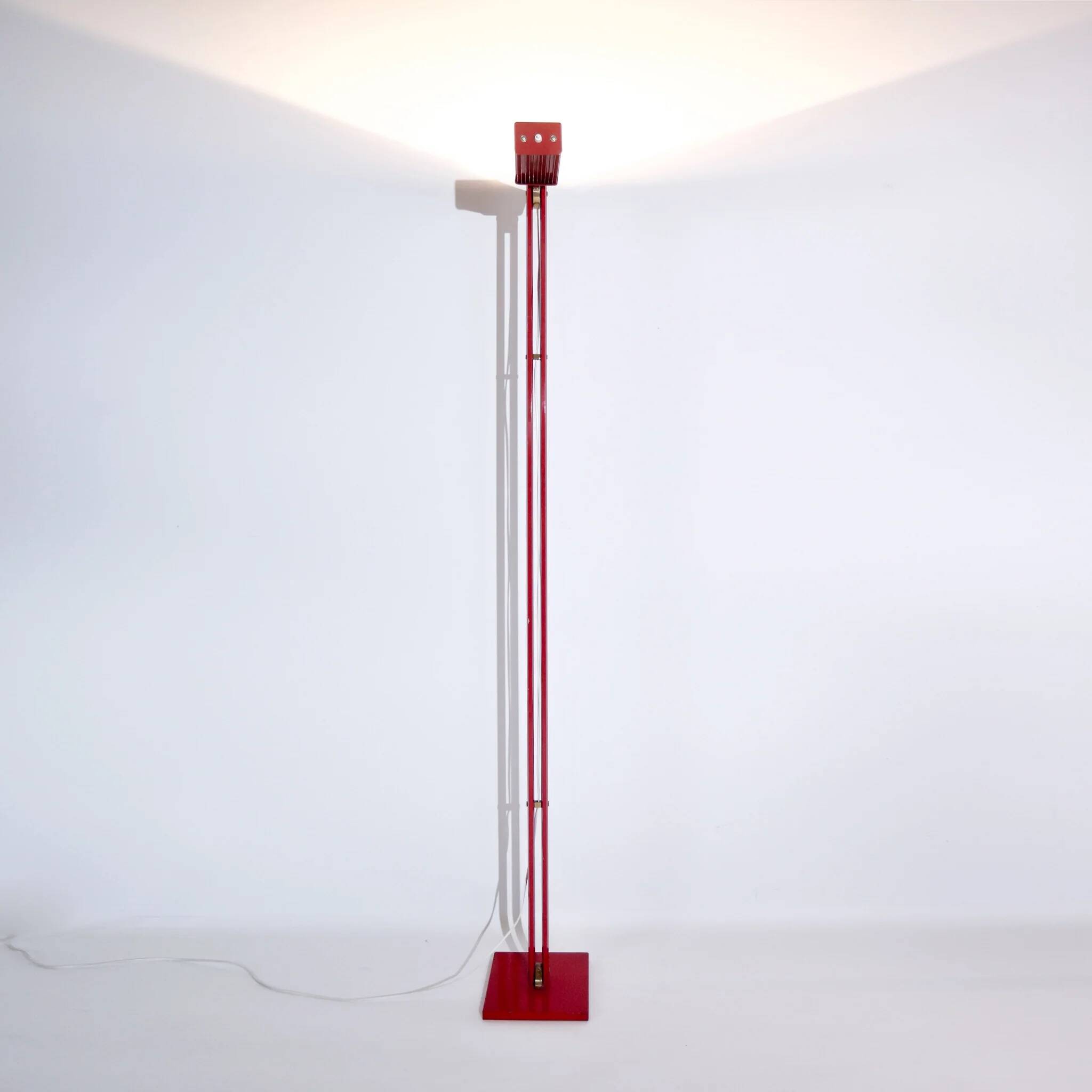 Lampadaire rouge vif, années 1980