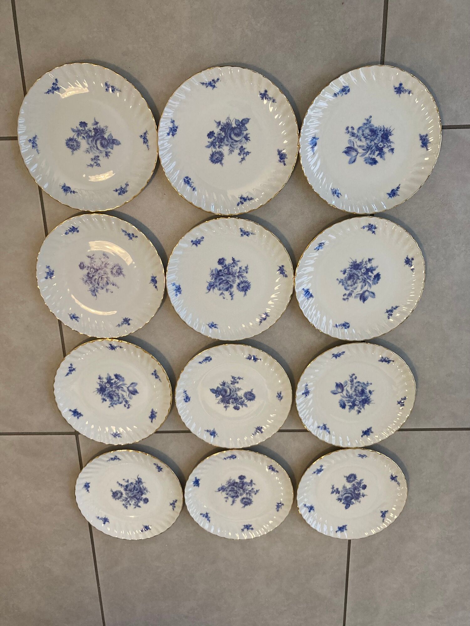 Set of 12 dessert plates blue flowers porcelain Aquitaine