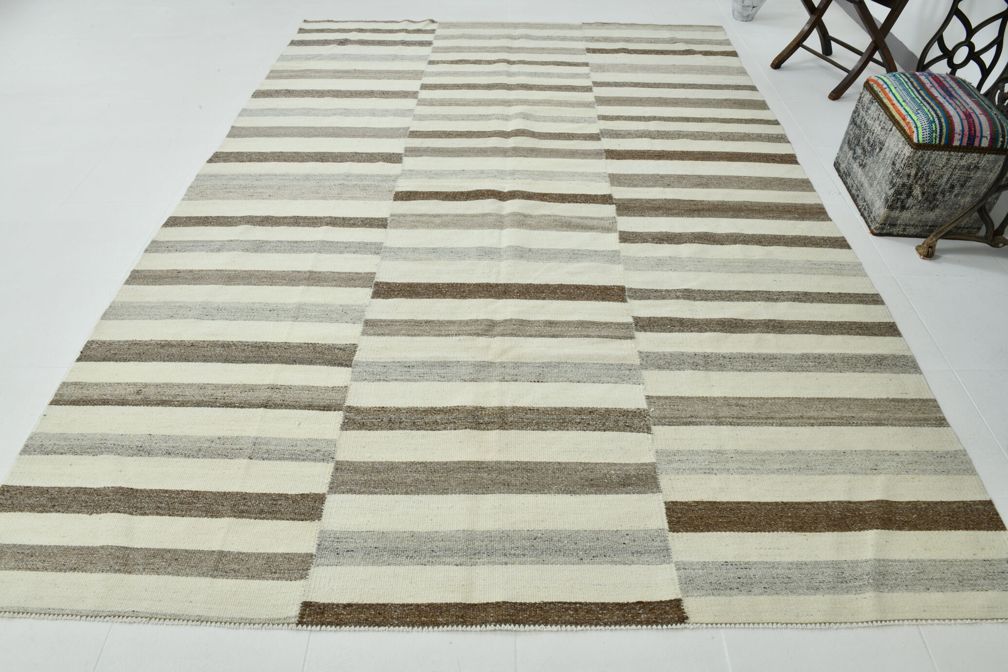 Handmade wool carpet 324x228cm