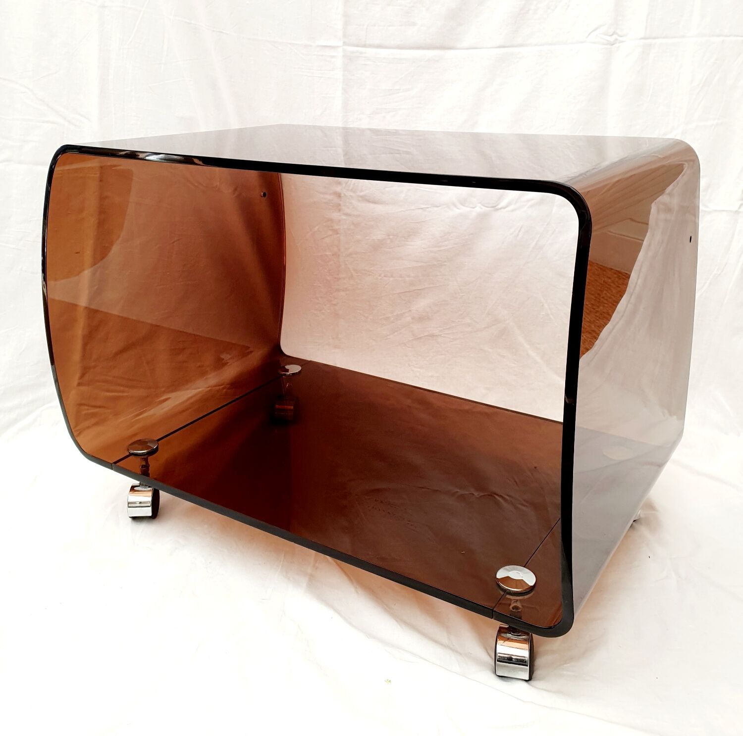 Meuble d'appoint en plexiglas fumé marron