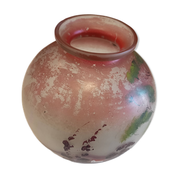 Vase boule en verre à décor d'un paysage selon JS Peynaud