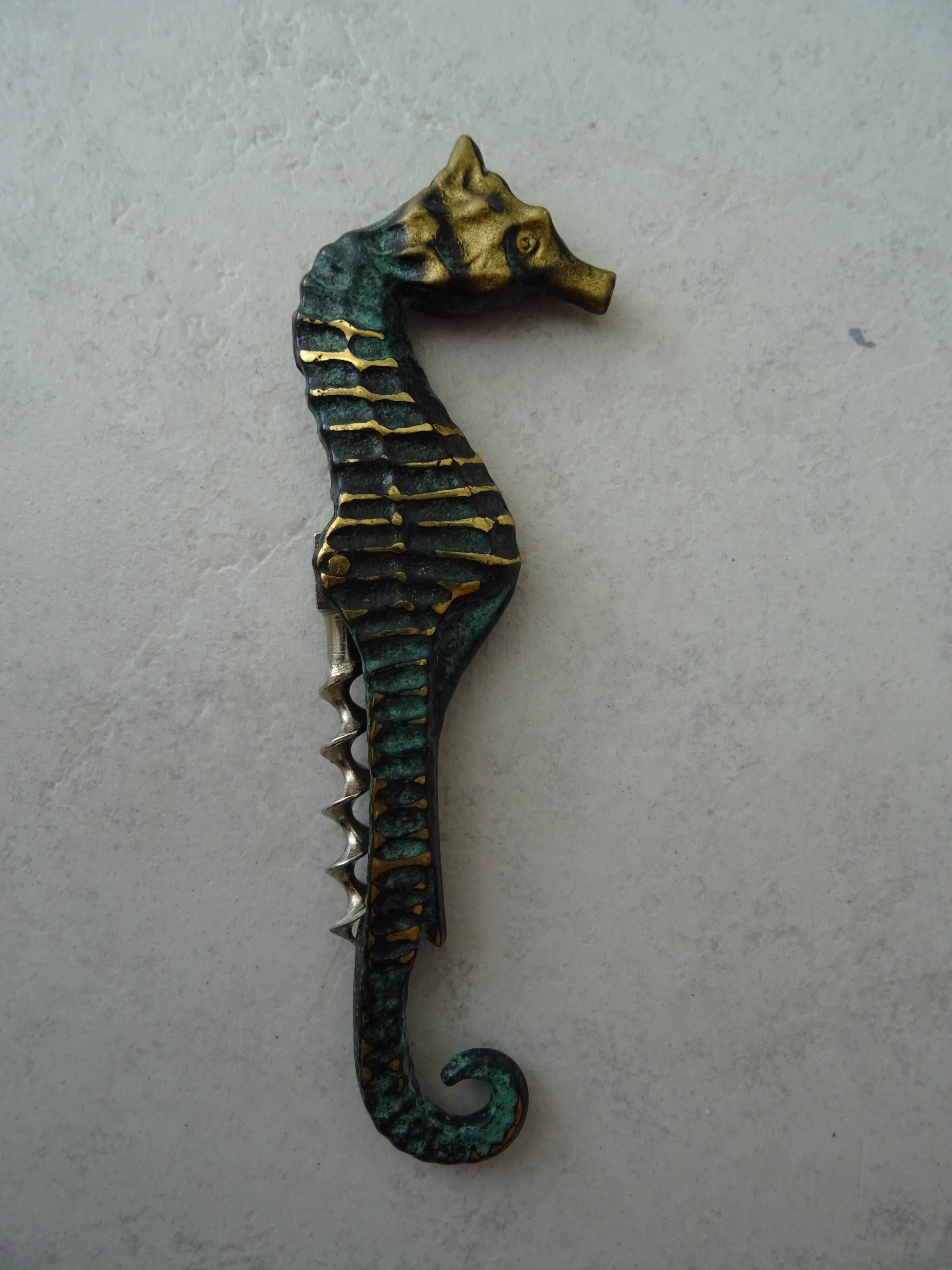 Old corkscrew corkscrew in bronze