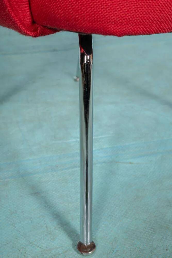 Knoll Saarinen executive chair from the 1960s space age.