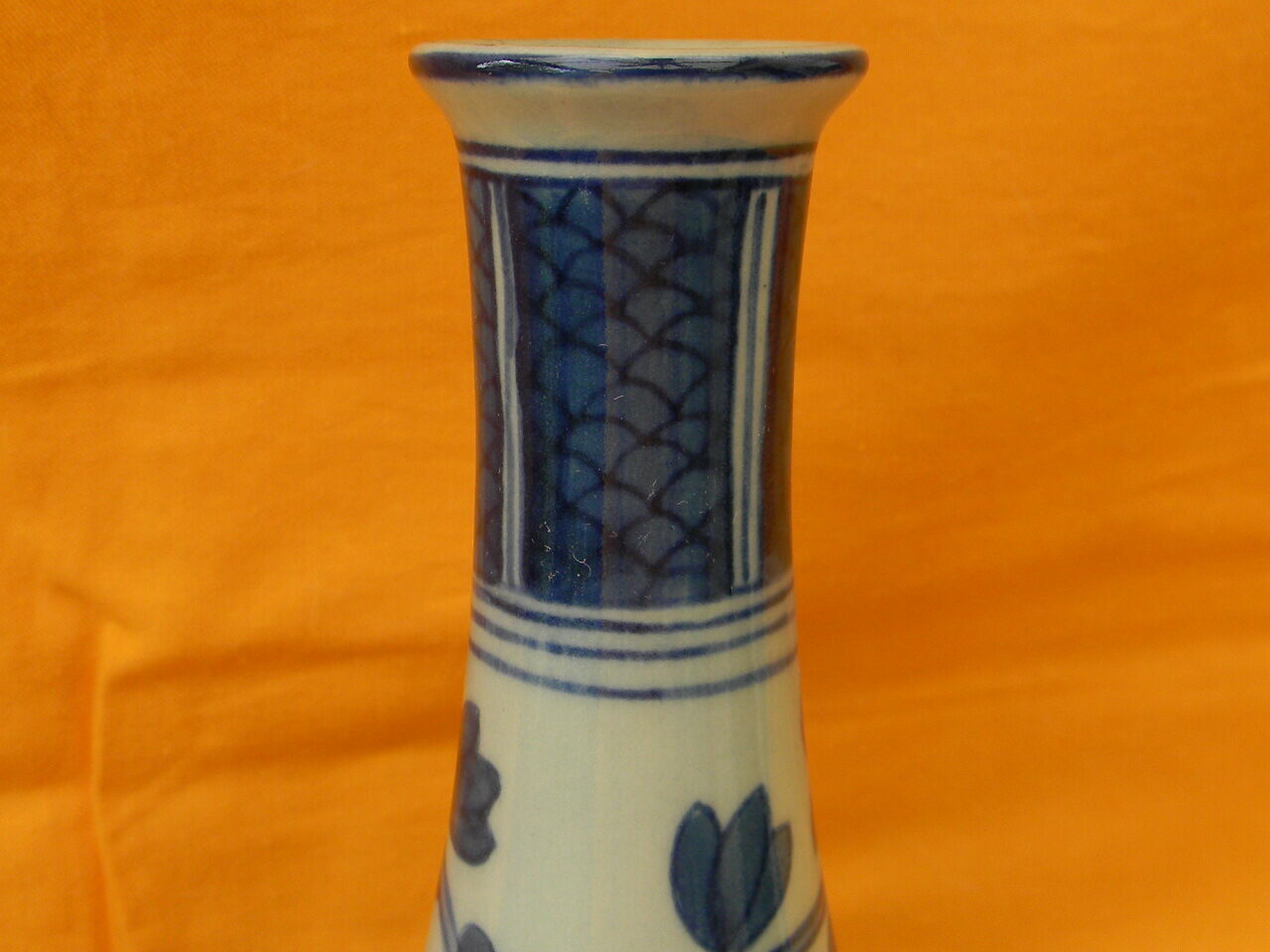 Pair of Asian porcelain vases. Blue décor.