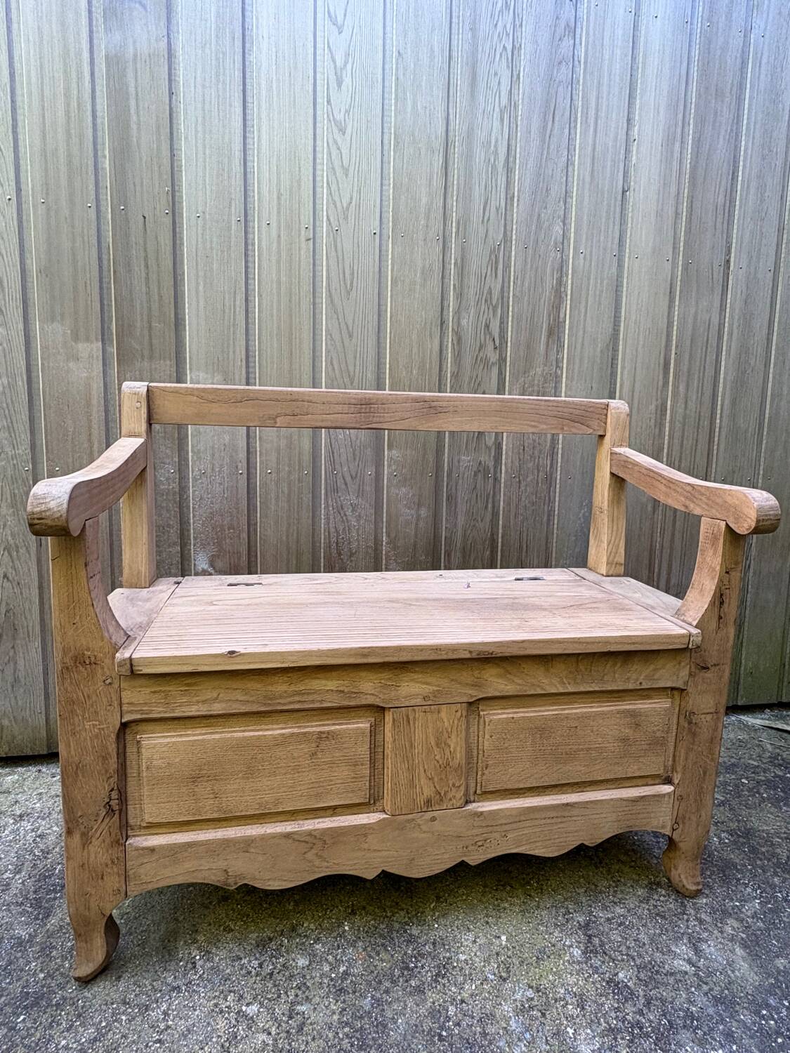 Farmhouse bench with chest in antique solid walnut