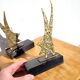Serre livres en bronze doré vers 1960