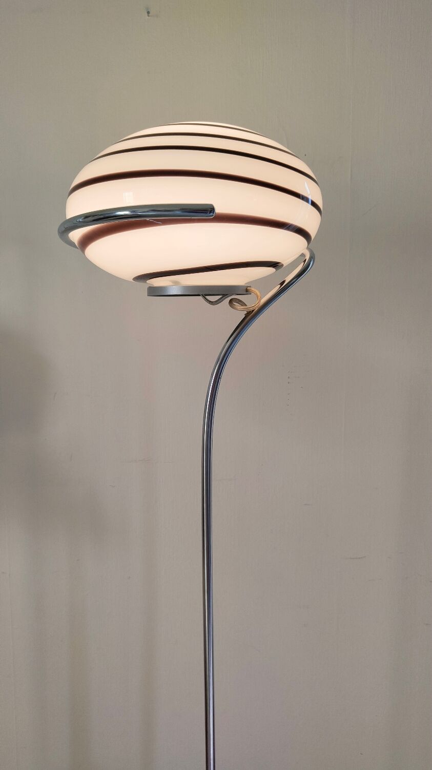 Floor lamp 1990 vintage Italy opaline zebra