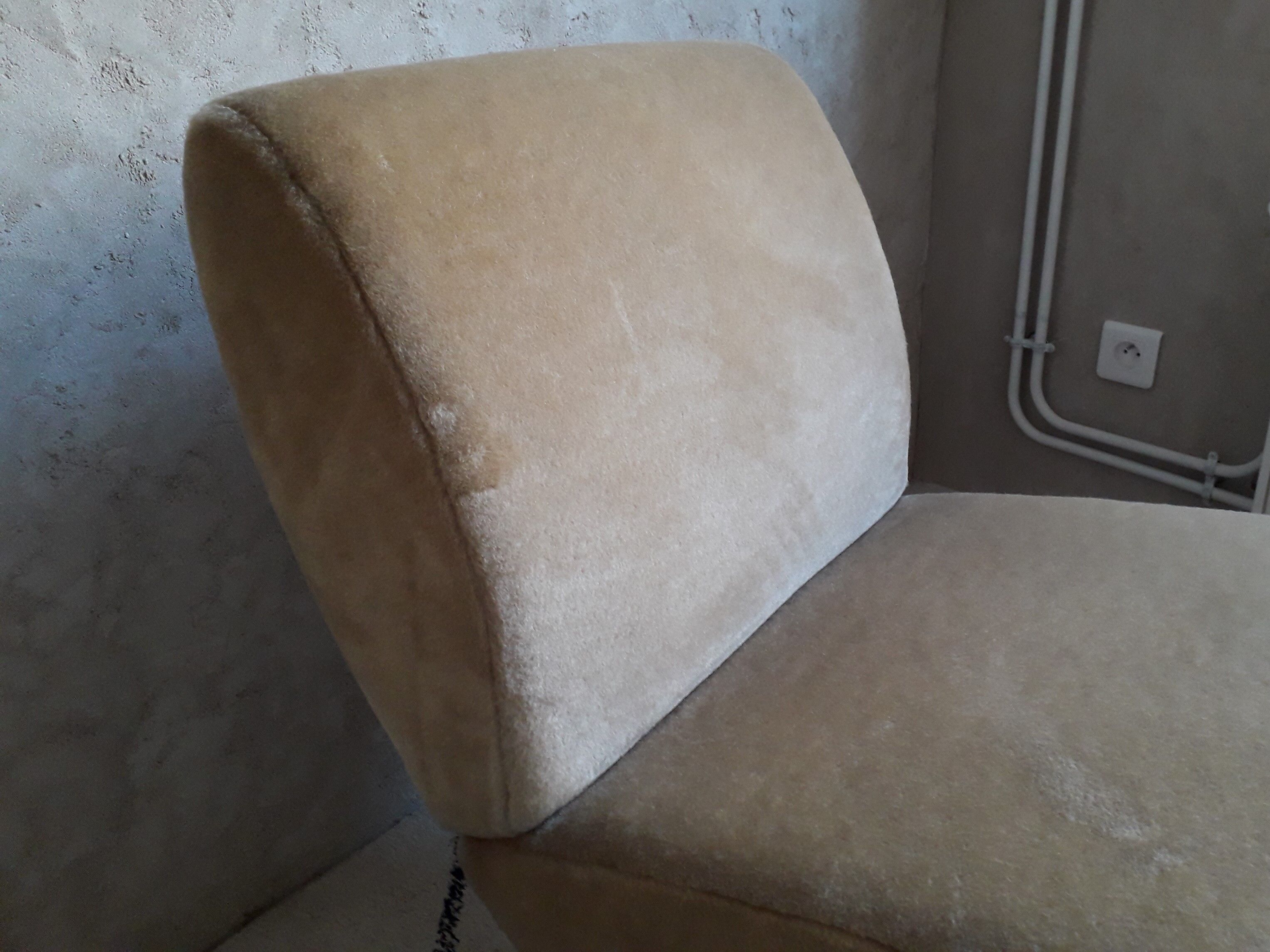 Pelfran chair, Kiss model