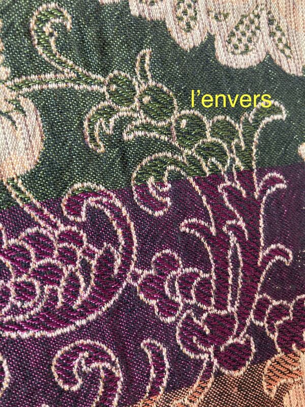 Nappe en soie d’Alger époque début XXe motifs floraux rehaussés de fils dorés, fait main
