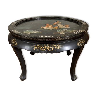 Chinese coffee table in black lacquer inlaid with hard stones