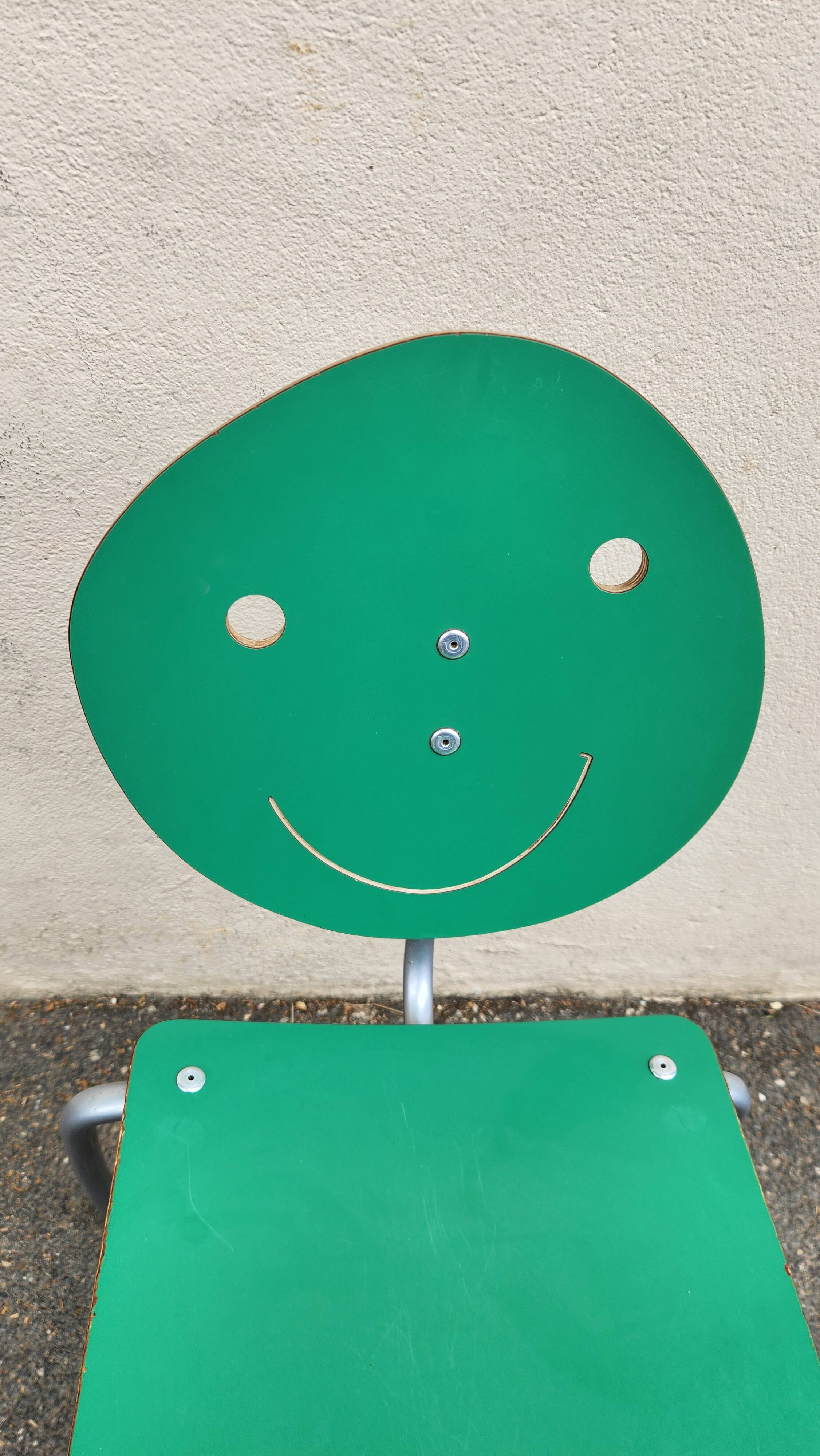 "Smile / Face" design chairs by Agatha Ruiz de la Prada - AMAT