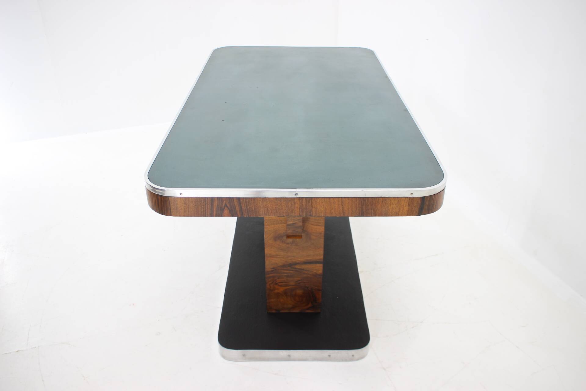 1930s Art Deco Dining Table in Walnut, Czechoslovakia