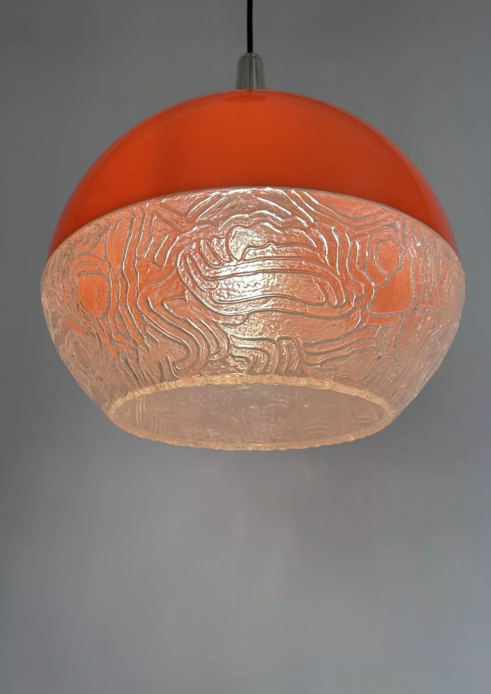 "Saturn" pendant light – orange and textured (1970s)