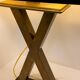 Paire de lampes de table — pied en laiton formé en X, socle marbre noi