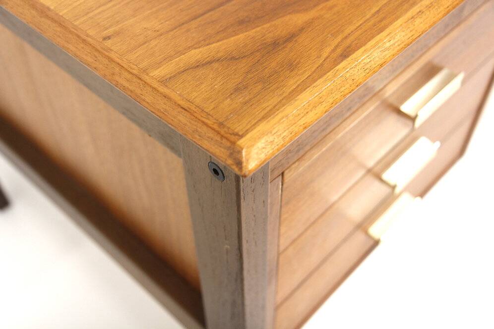 Bureau scandinave en noyer, Arveskogs Möbelfabrik, Lammhult, Suède, 1960