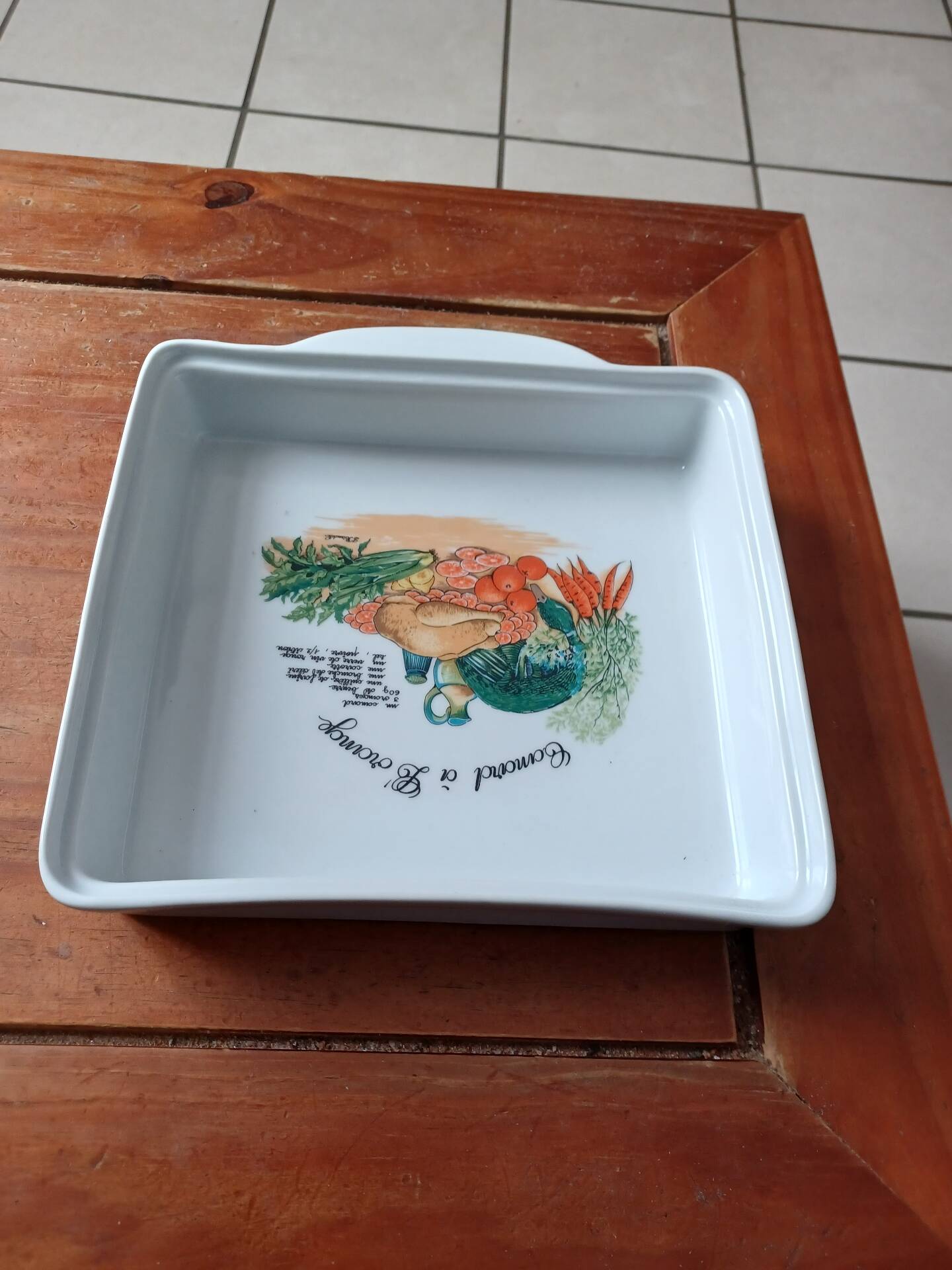 Porcelain plate the swallow