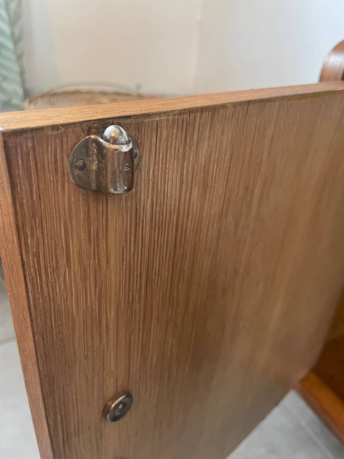 Vintage low oak sideboard (shallow)