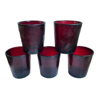 Set of 5 glasses in burgundy colored glass 70s