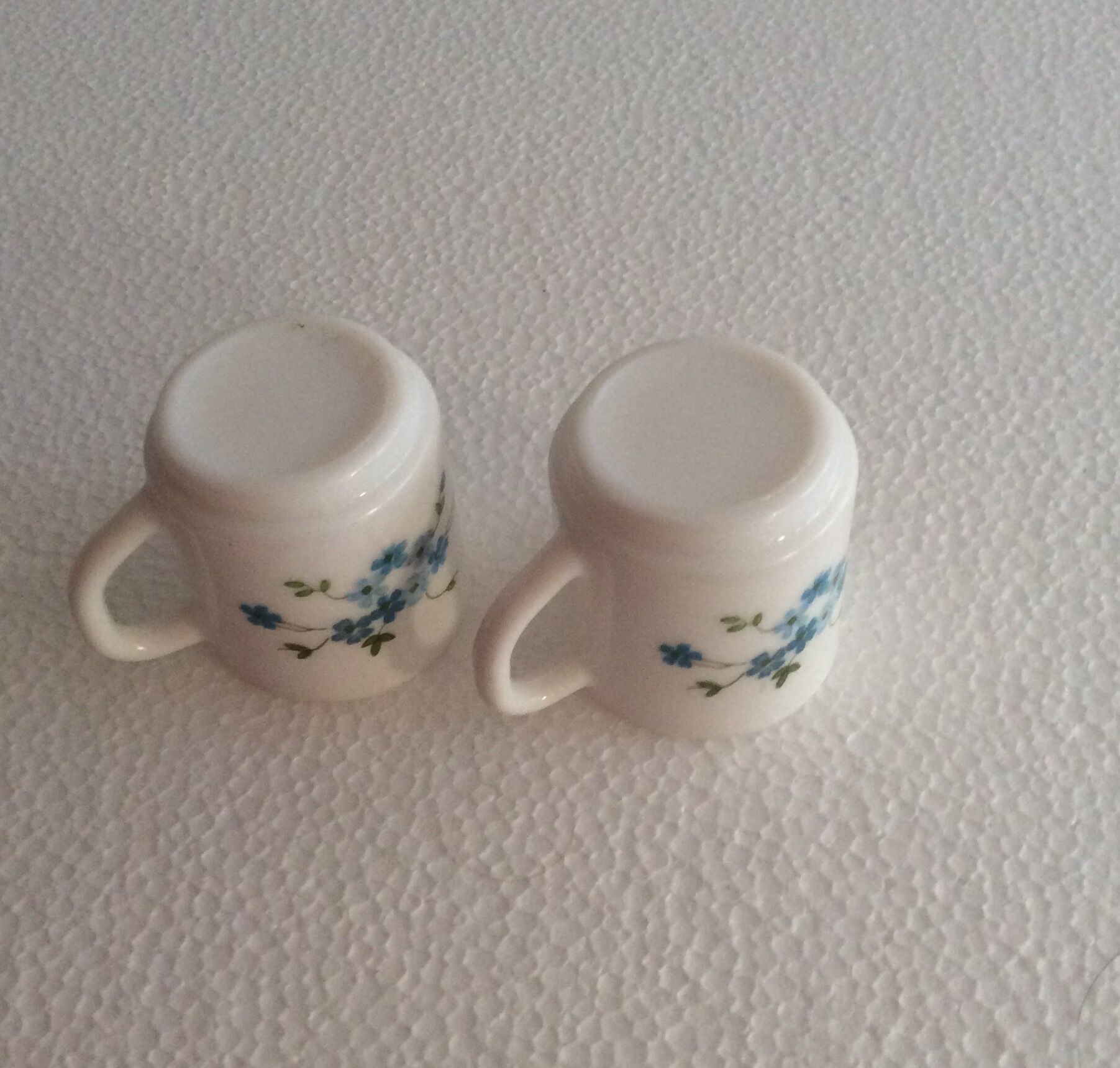 'Veronica' cup duo
