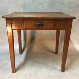 Rustic table in fir