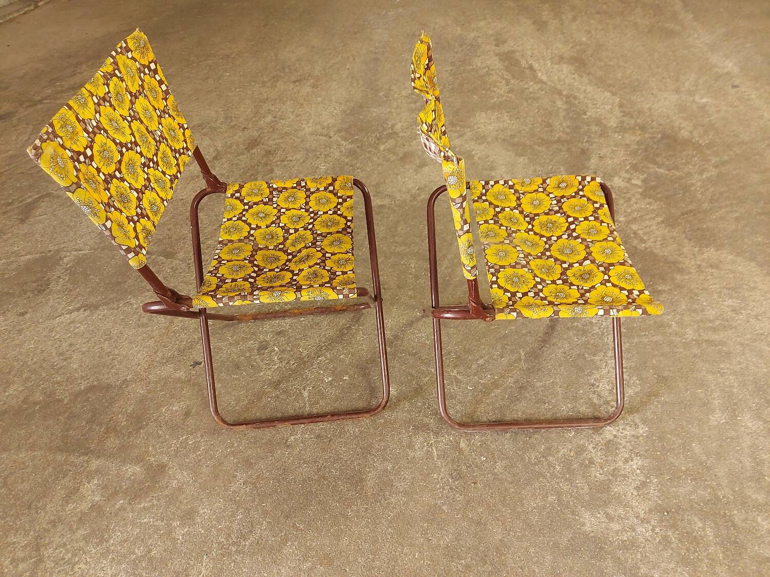 2 vintage folding camping chairs