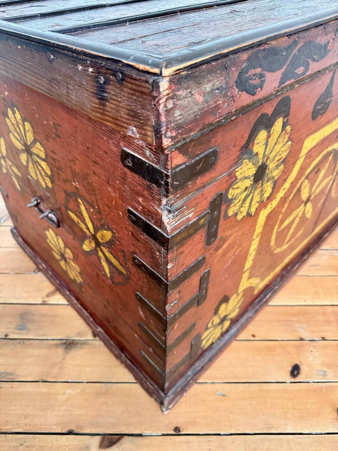 Afghan dowry chest in painted wood