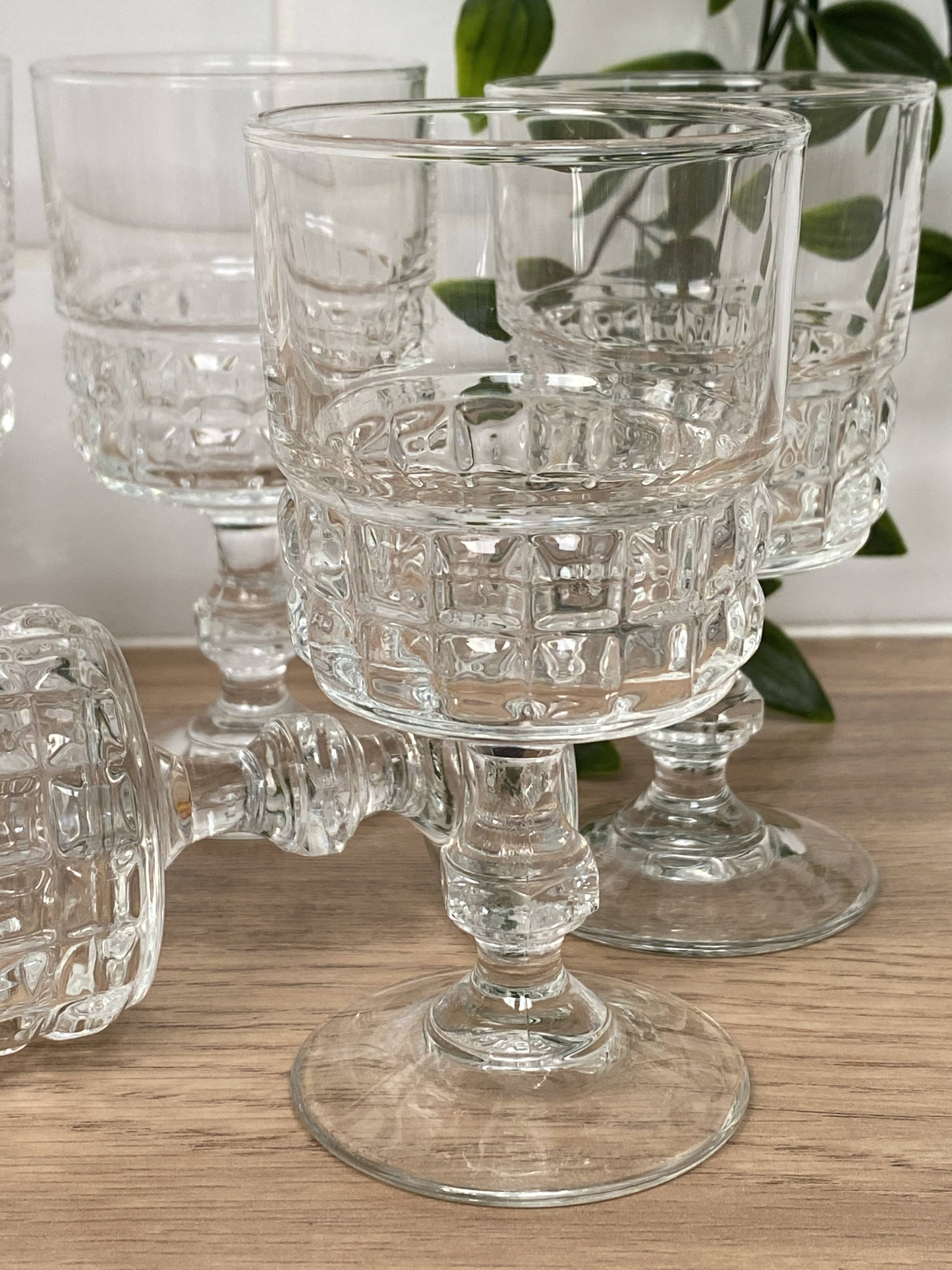 Set of 6 Luminarc Quadrille white wine glasses
