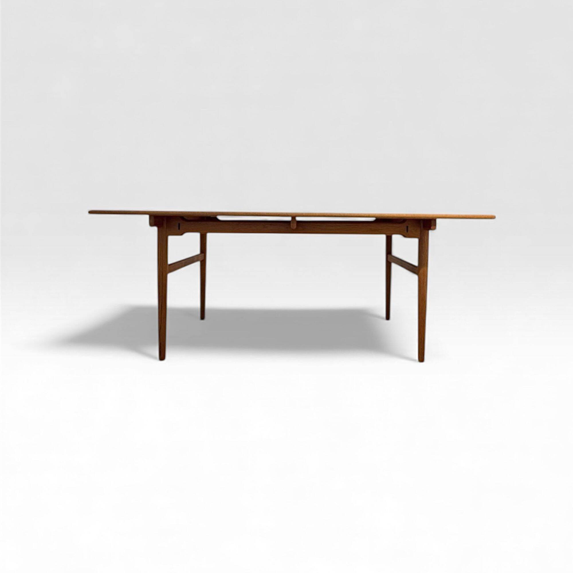 Table AT 327 Hans Wegner original edition by Andreas Tuck