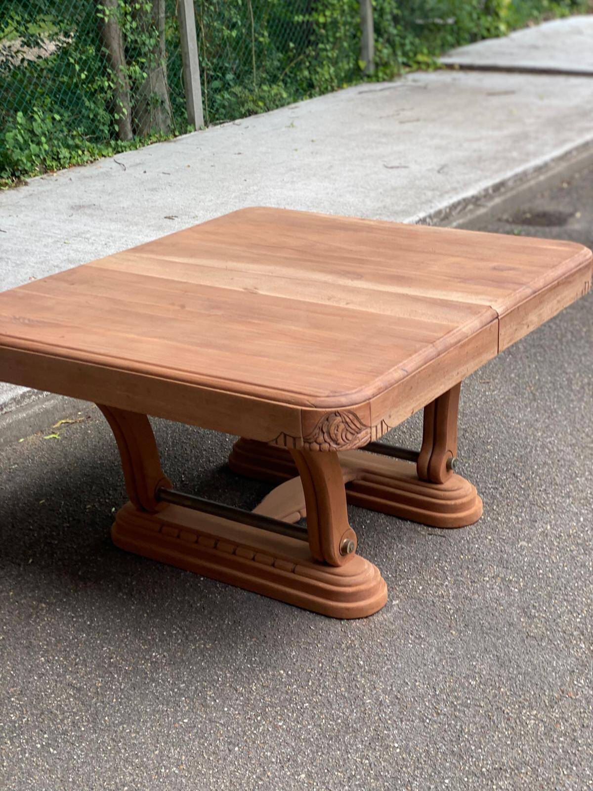 Art Deco extendable dining table, renovated in solid walnut from the 1930s.