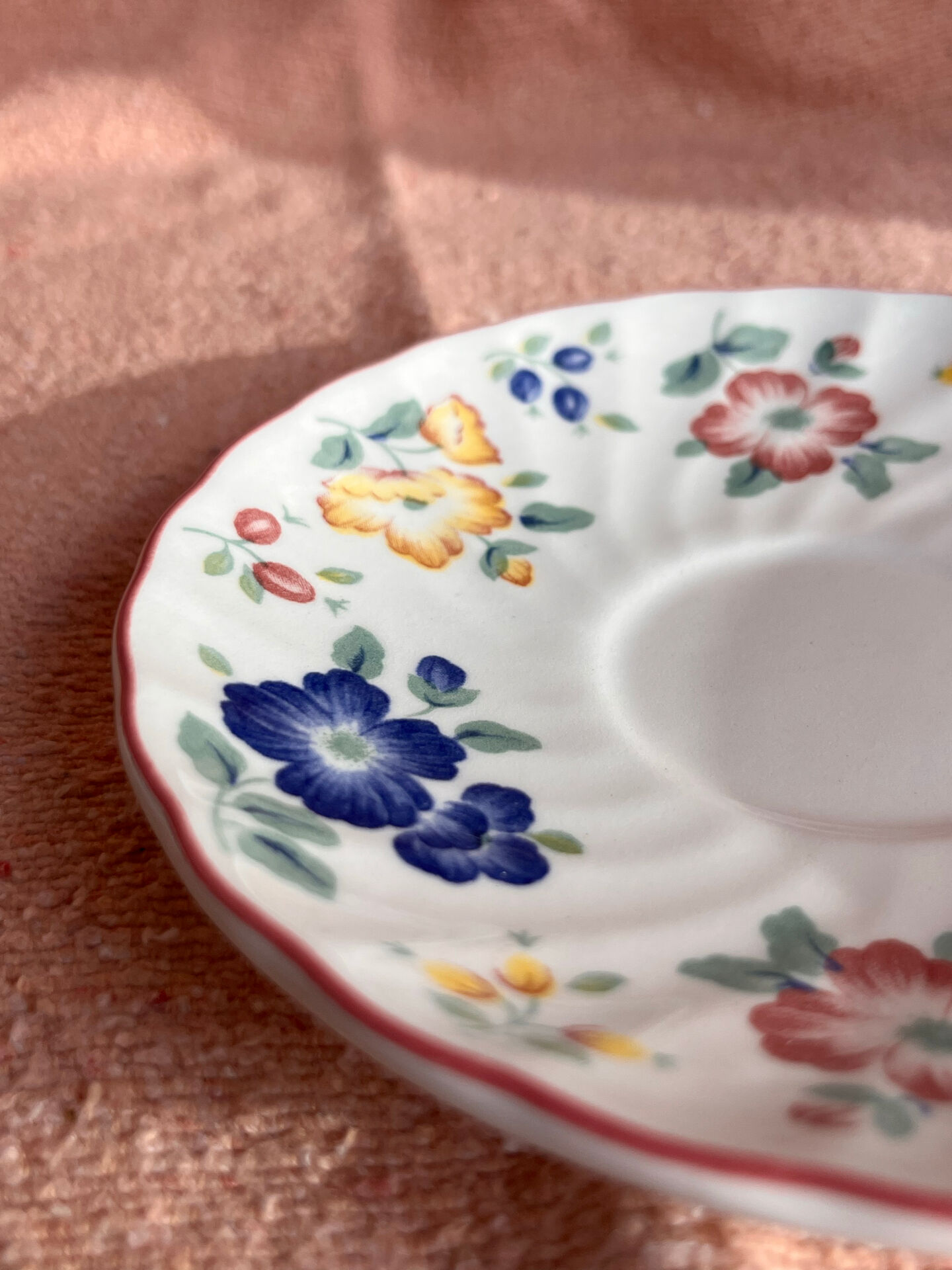 2 cups and saucers Churchill England model "Samba"