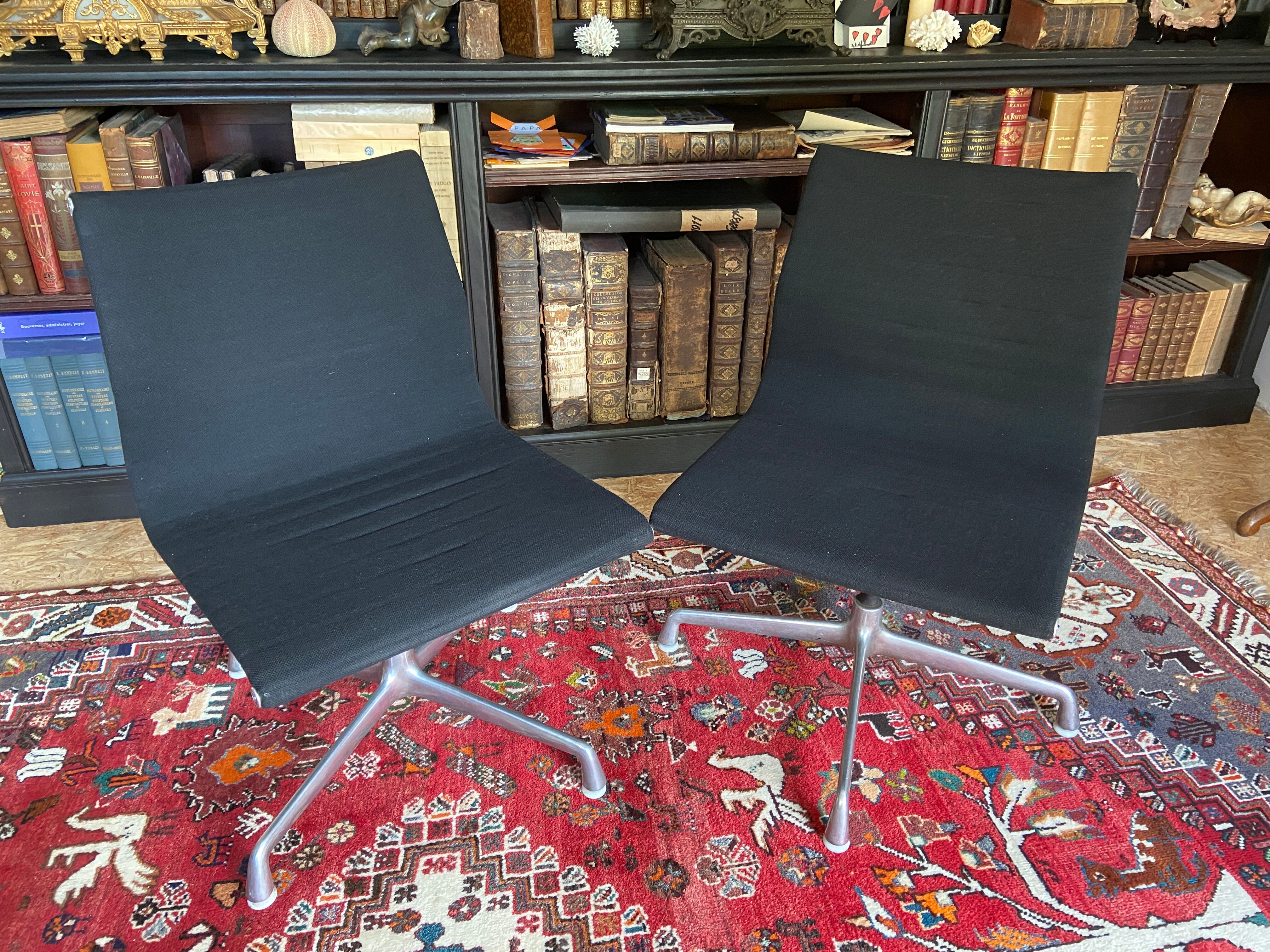 pair of Charles & Ray Eames chairs for Herman Miller model EA 106