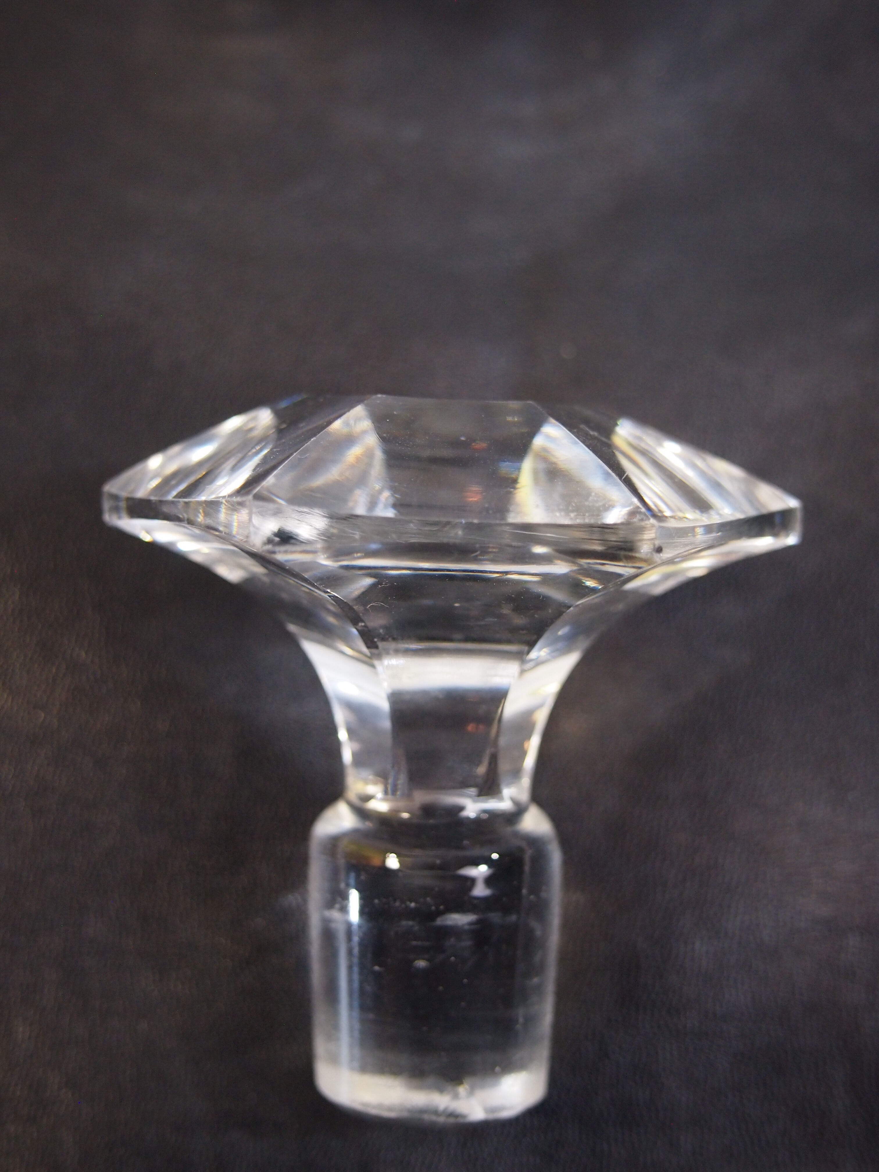 Ancient carafe with its cut crystal bouchon