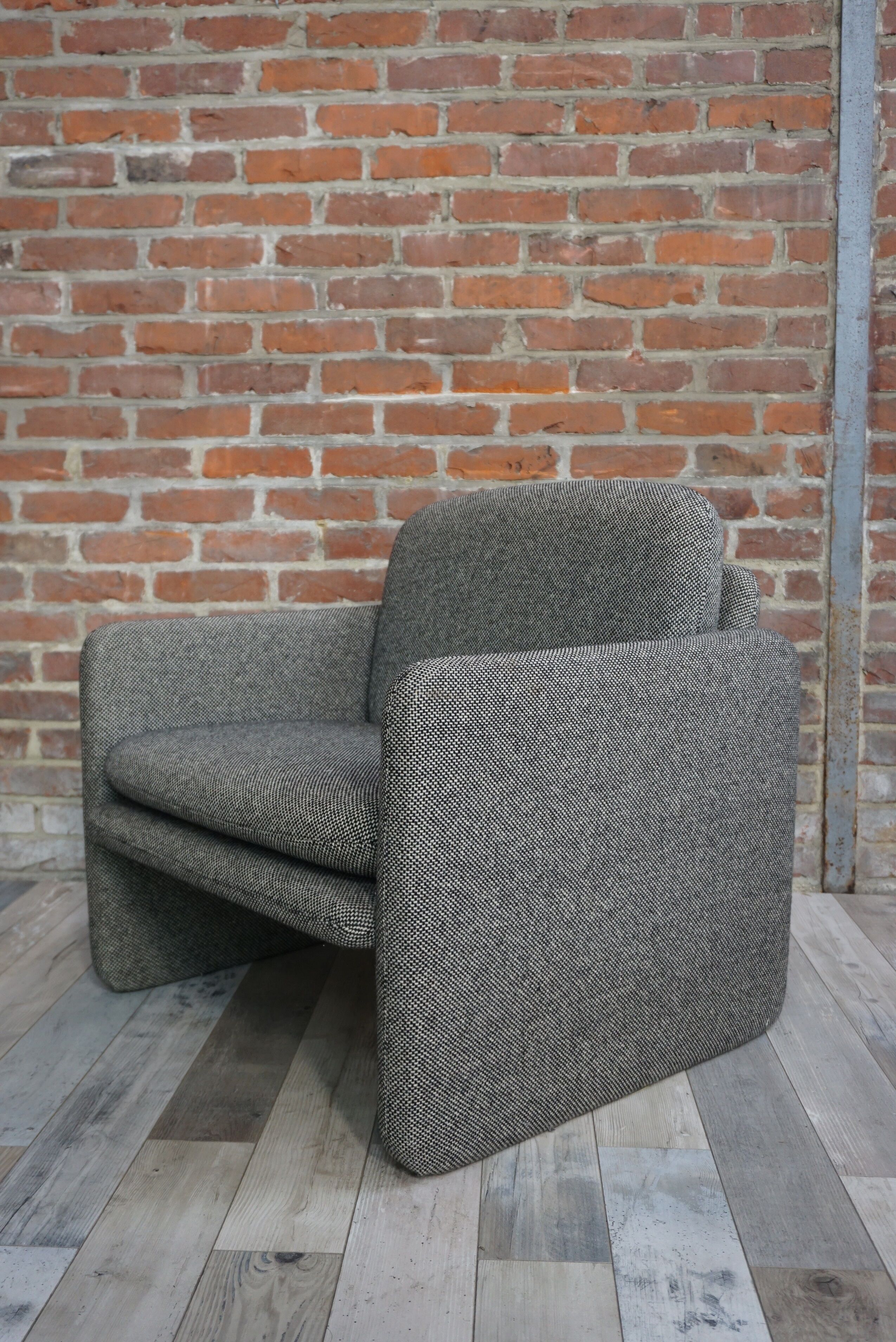 Vintage black and white mottled fabric Chair