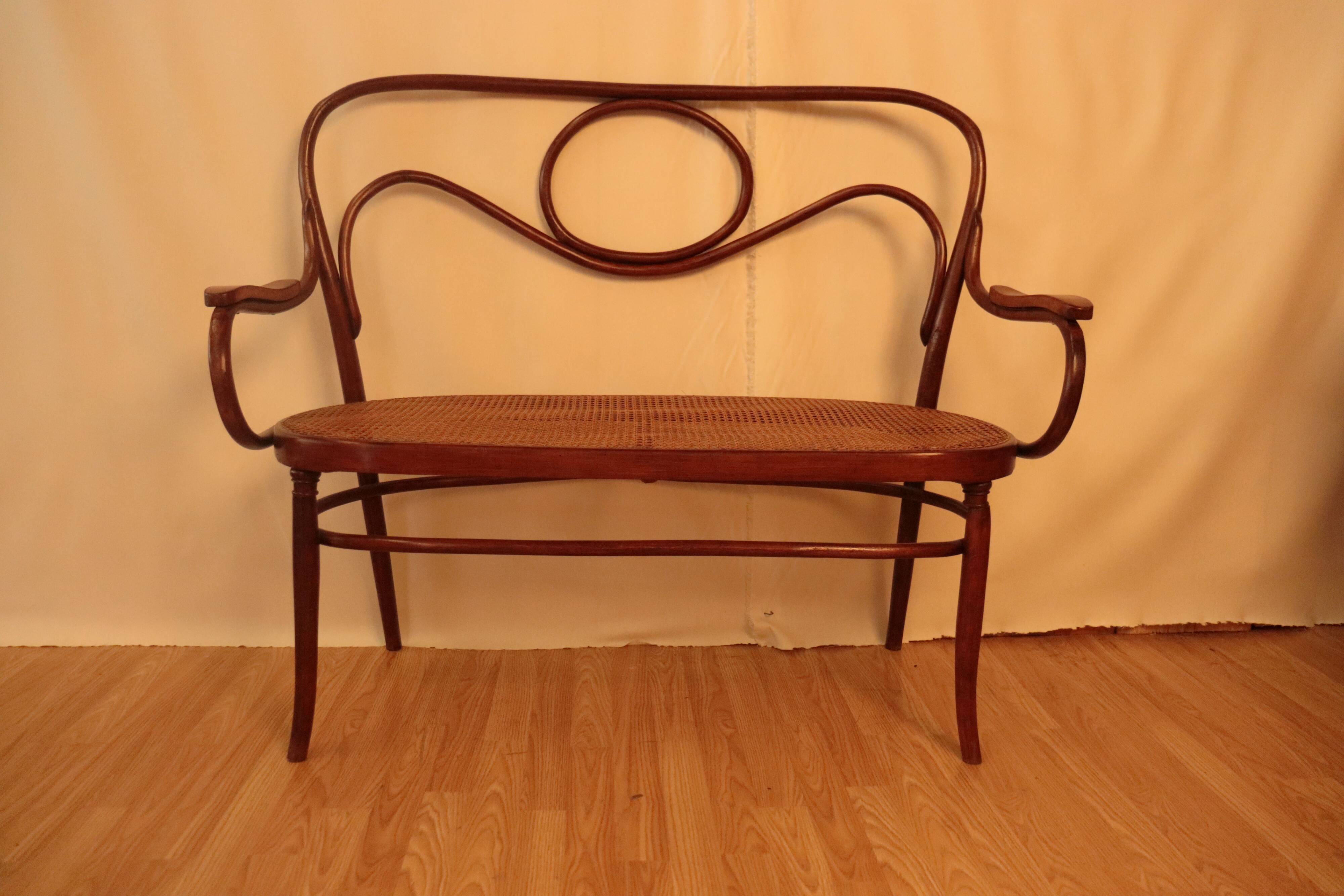 Bench n°18 curved wood