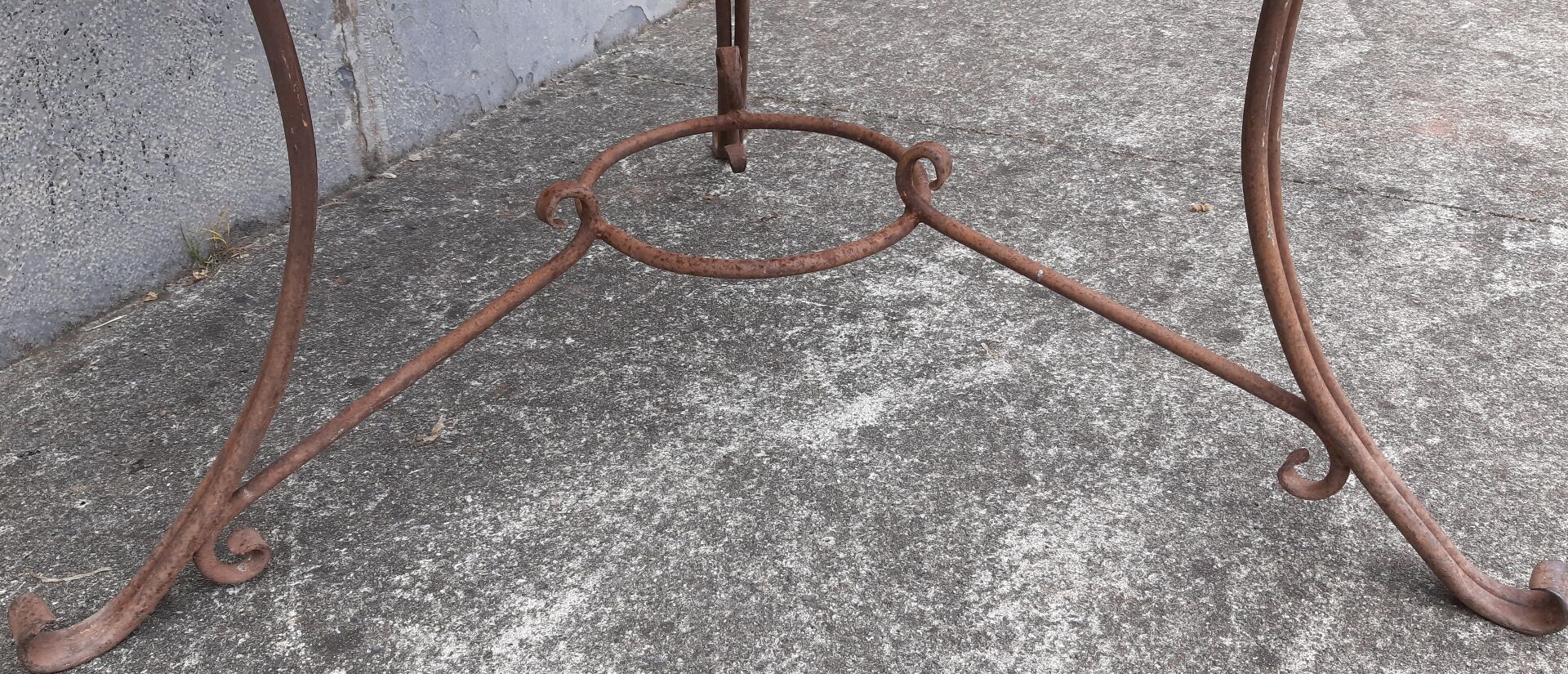Table de jardin en fer forgé