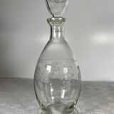 Carafe ciselée décor vigne