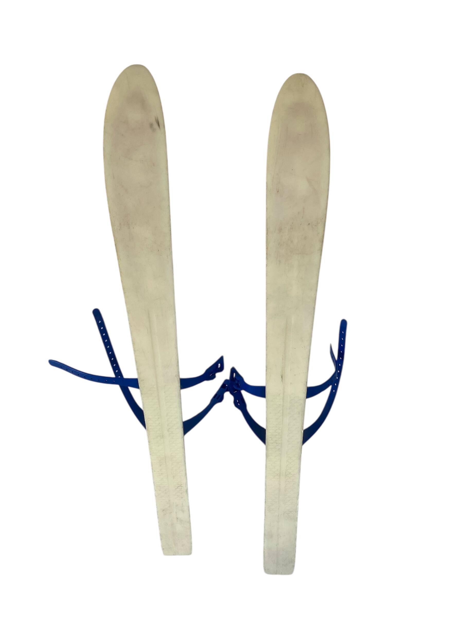 Vintage 80s junior/child ski pair