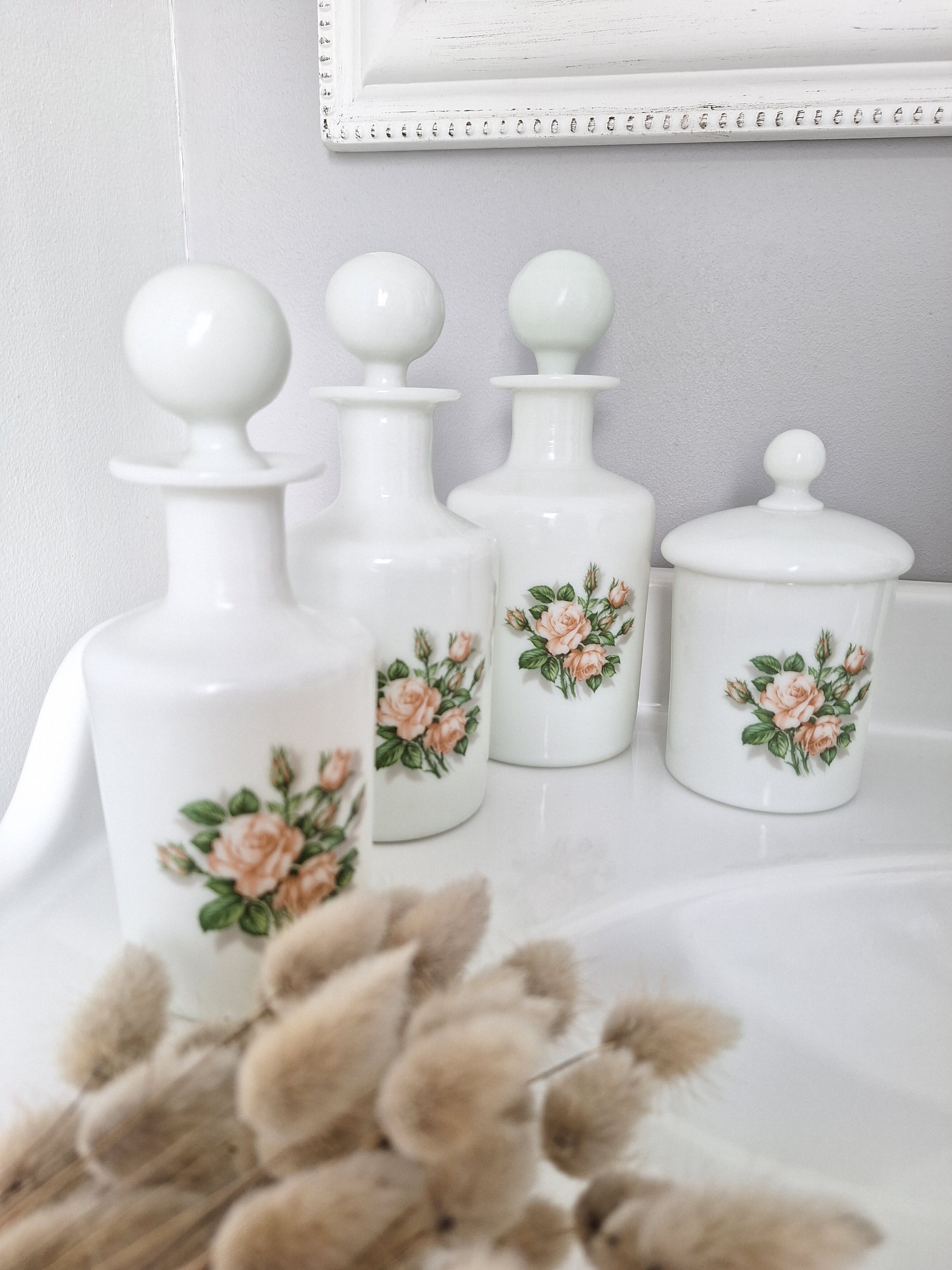 Vintage toilet service