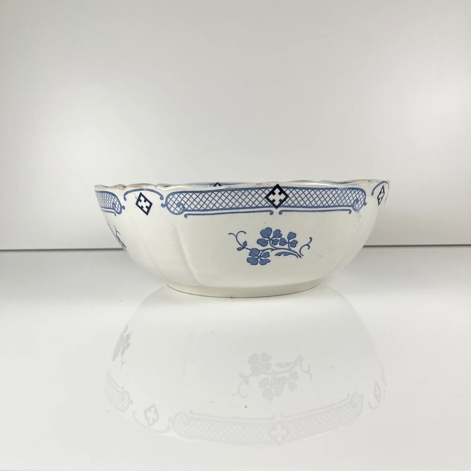 Saladier Terre de Fer KG Lunéville, modele "Jane", bleu, 1890-1915