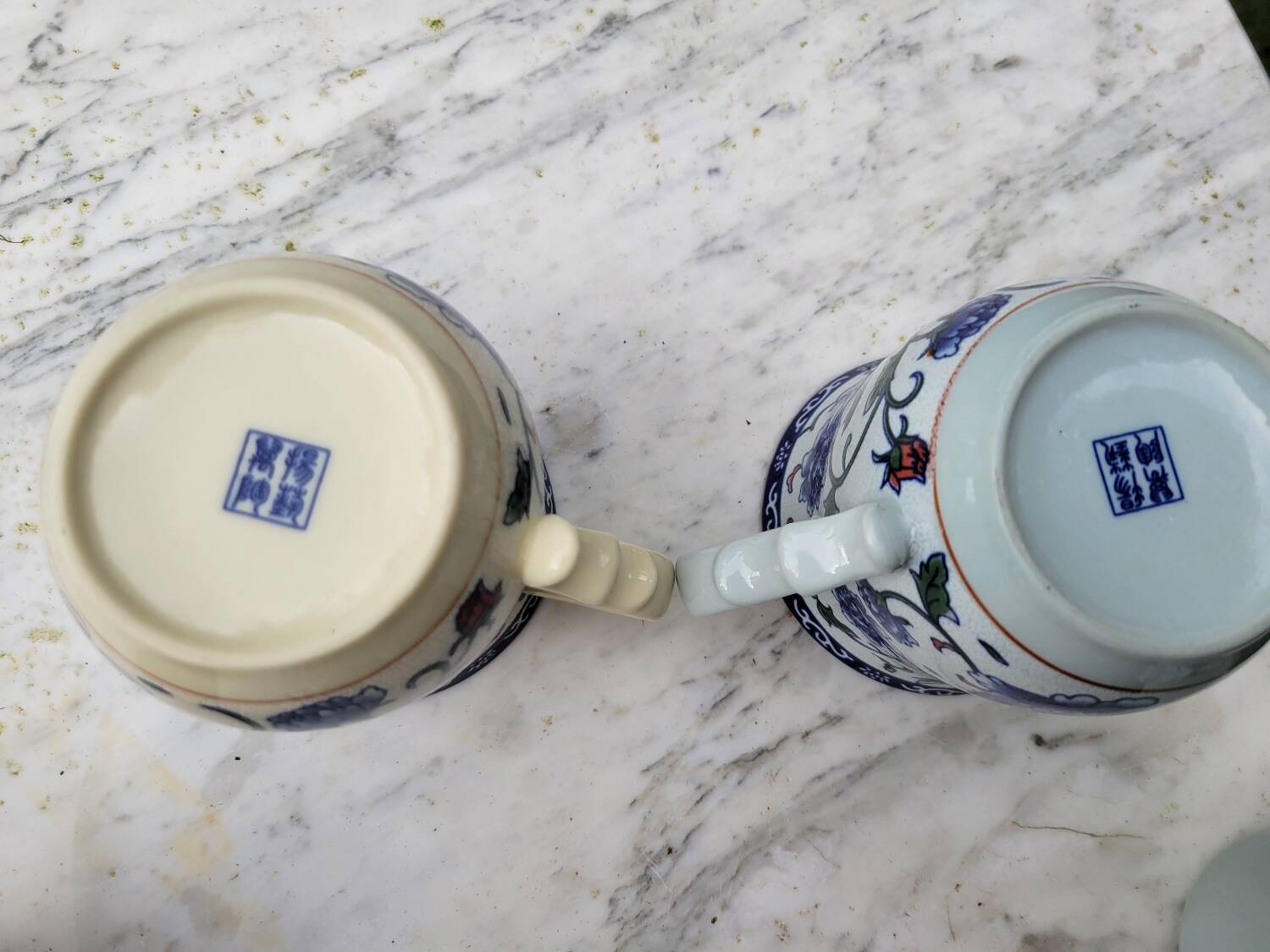 Paire de tasse à thé, couvercle et infuseur