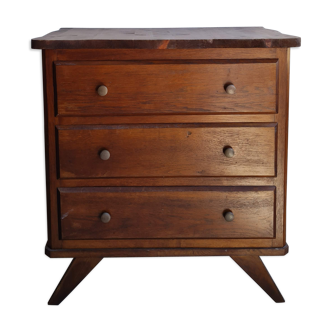 Dresser compass feet
