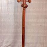 Modernist coat rack in solid wood - mid 20th century.