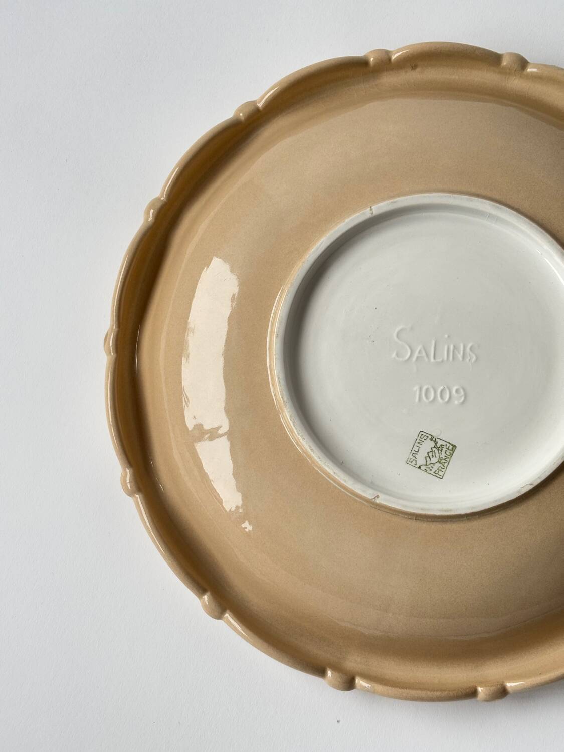 Salins Art Deco beige and gold fruit bowl