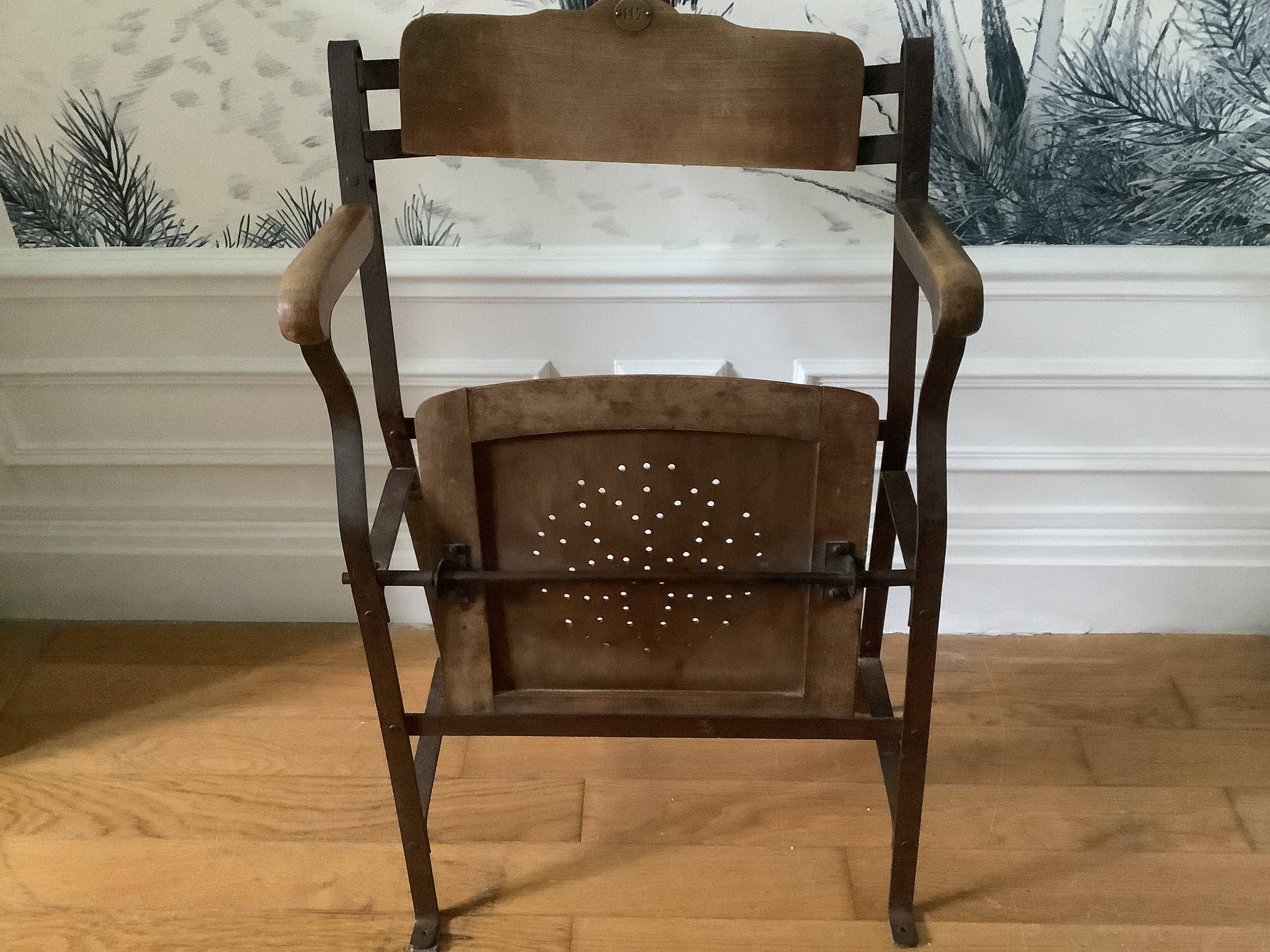 Wooden folding theater chair