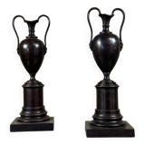 Paire de vases en bronze patine noire, XIXème siècle