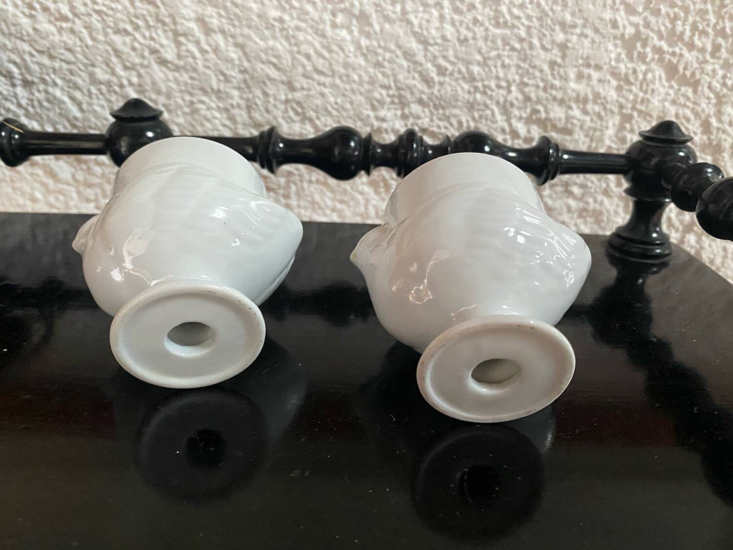 Set of 2 porcelain egg cups "hen"