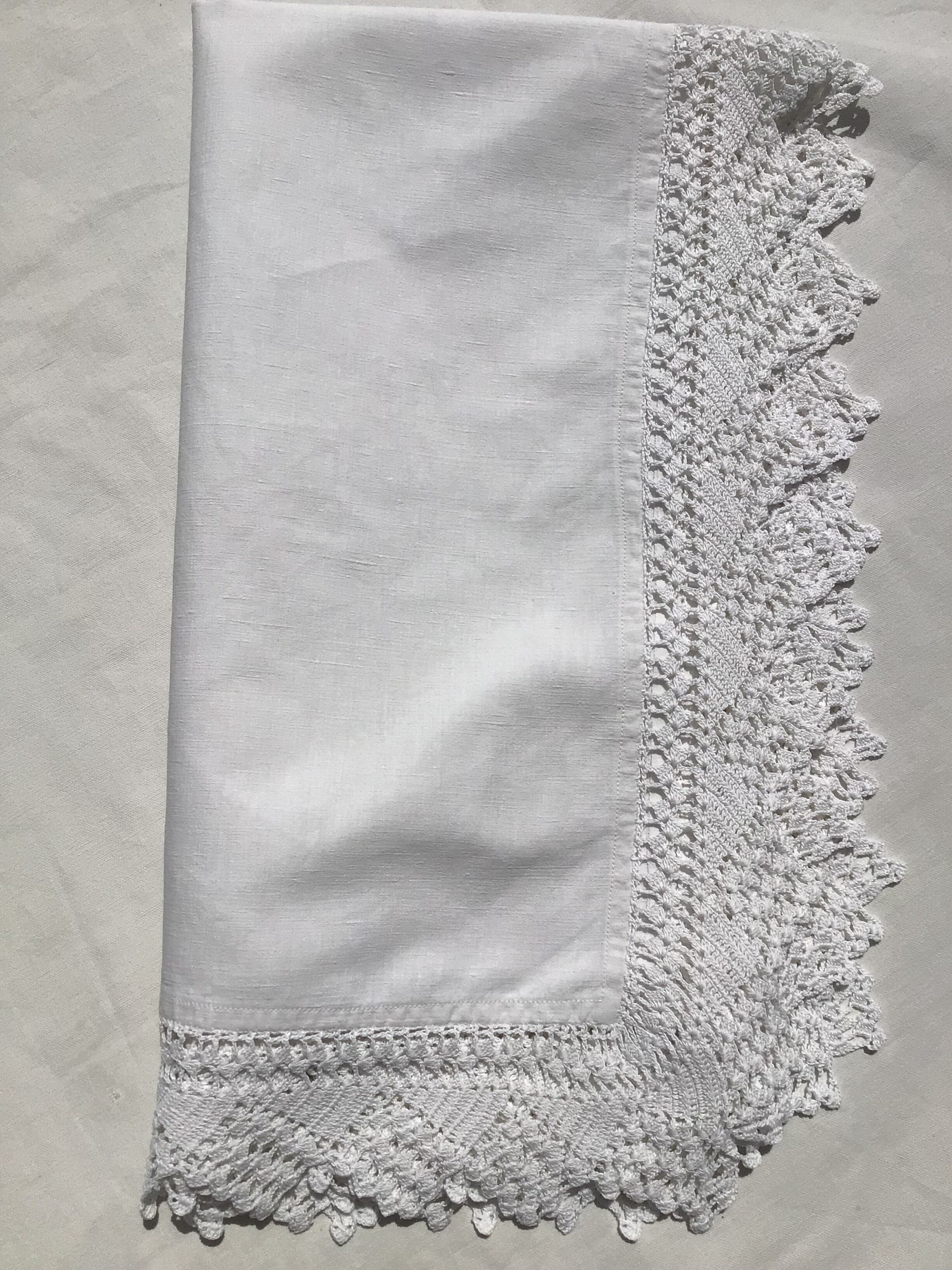 Mixed-race tablecloth edge crocheted hand 84cmx 91cm