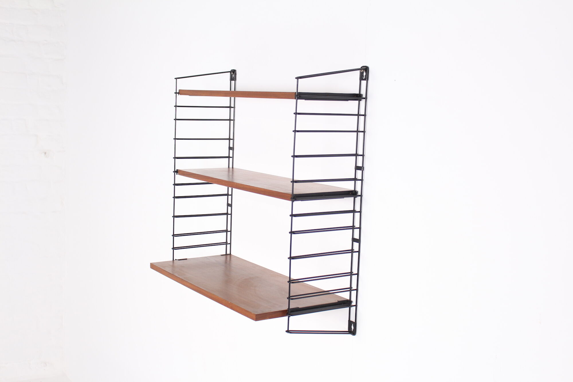 Wooden Tomado shelf with deep plank